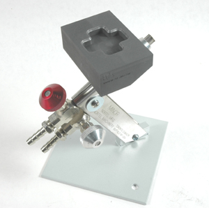 The Perfect Tool torch top mount on a Minor Burner