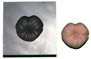 Kiss Me Baby Push Mold